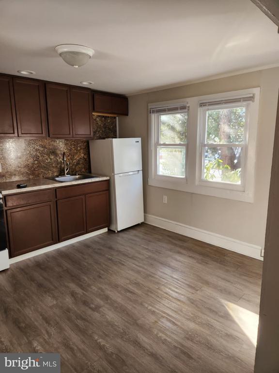 Building Photo - 73 E Branch Ave