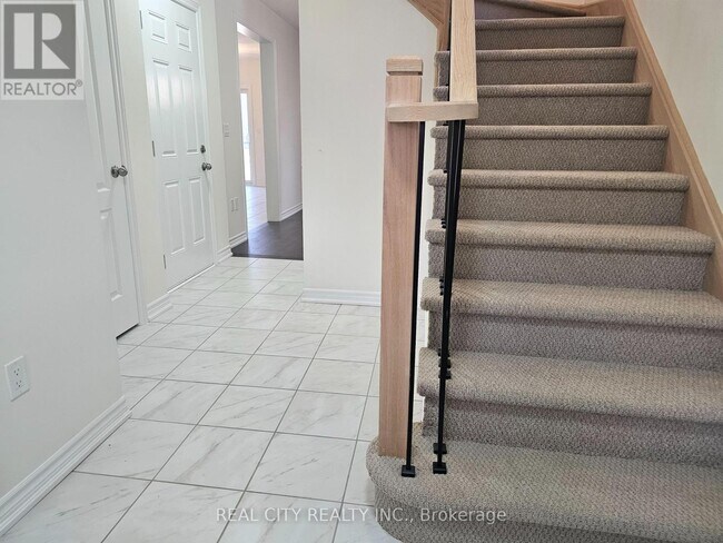 Building Photo - 5 Heather Fullerton Ave