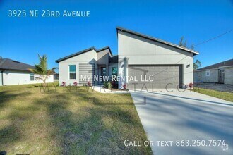 Building Photo - 3925 NE 23rd Ave