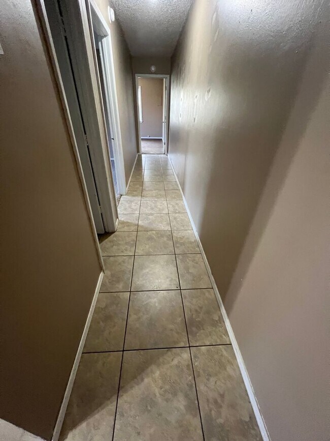 Building Photo - 806-820 Alta Vista
