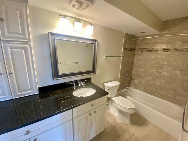 Foto del edificio - 1731 Beacon St