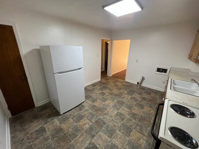 Building Photo - 218 Pine Grove Mnr
