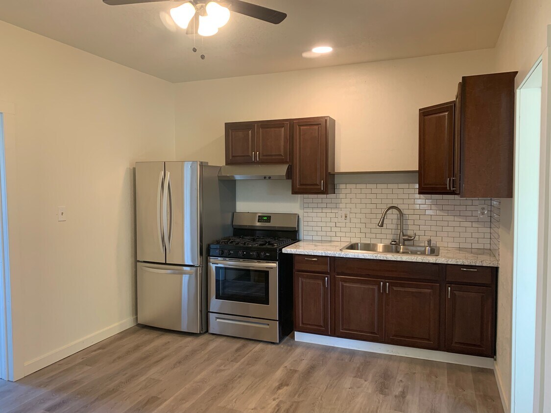 639 16th St Unit 3, Eureka, CA 95501 Apartments in Eureka, CA