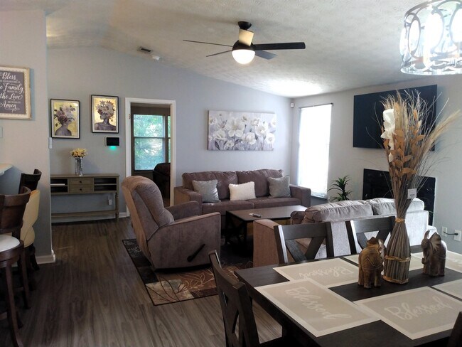 Foto del edificio - 4263 Parkview Ct