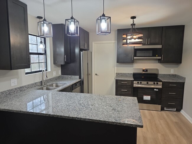 Foto del edificio - 3011 Deerfield Rd NW