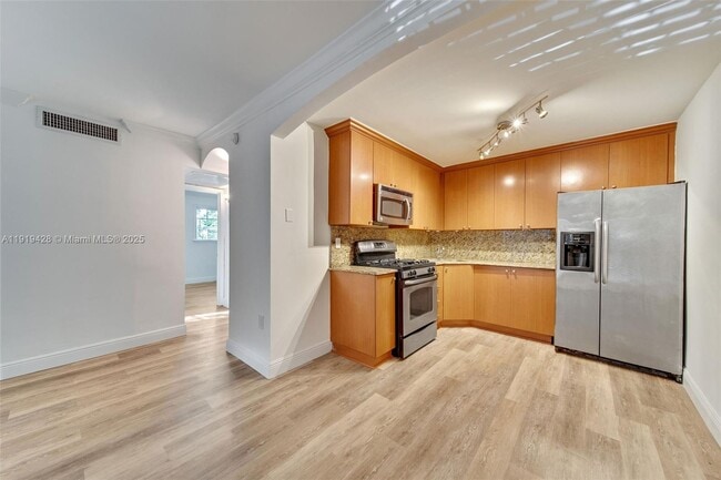 Building Photo - 3245 Virginia St