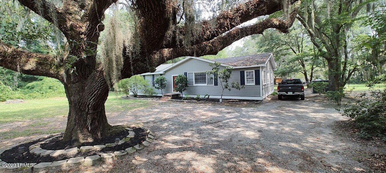 Primary Photo - 2723 Waddell Rd