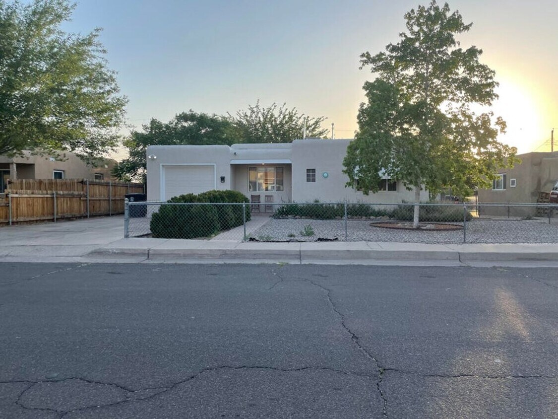 Foto principal - UPTOWN 2/bd 1/ba 1/cg 950/sf