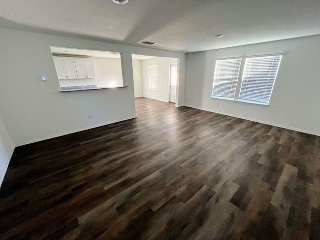 Building Photo - 743 Bluegrass Pt