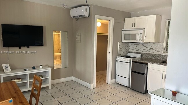 Building Photo - 90 Isle of Venice Dr