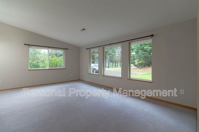 Building Photo - 1312 SE 352nd Ave