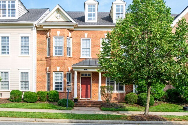 Building Photo - 1615 Old Trail Dr