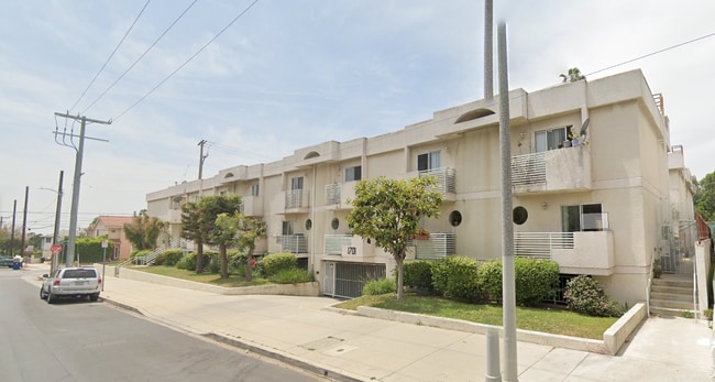 Building Photo - 1701 Talmadge St