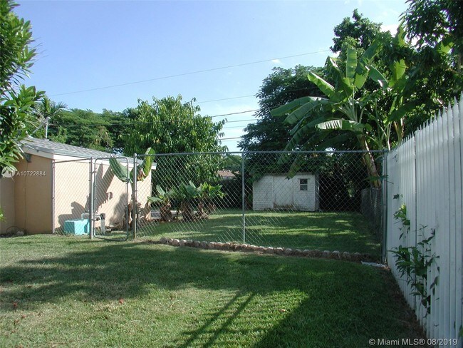 Building Photo - 9910 Nicaragua Dr