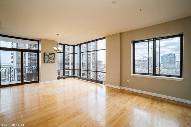 Building Photo - 1322 S Prairie Ave