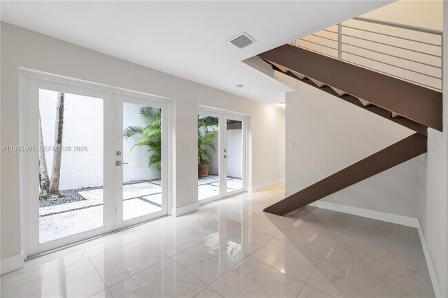 Foto del edificio - 3056 Shipping Ave