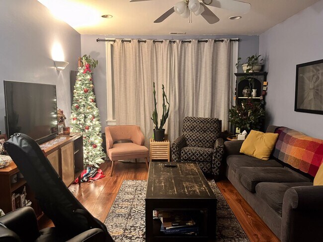 Foto del edificio - Sheridan Park / Uptown - 3 Bed / 1 Bath
