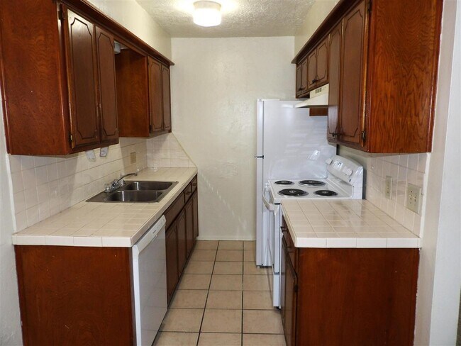 Foto del edificio - 6405 NW Oak Ave