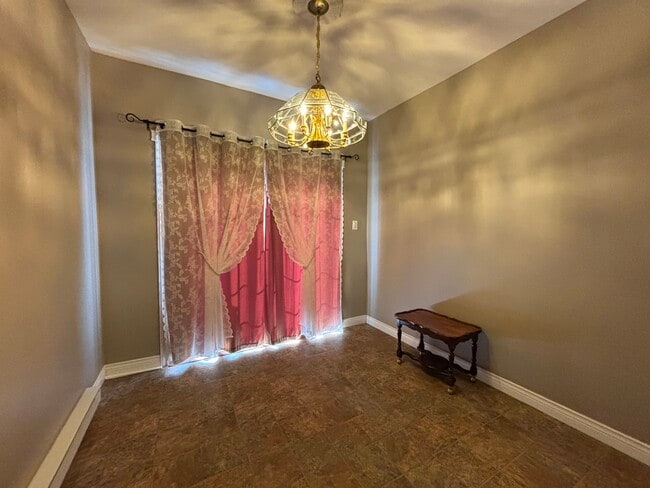 Building Photo - Apartment for Rent