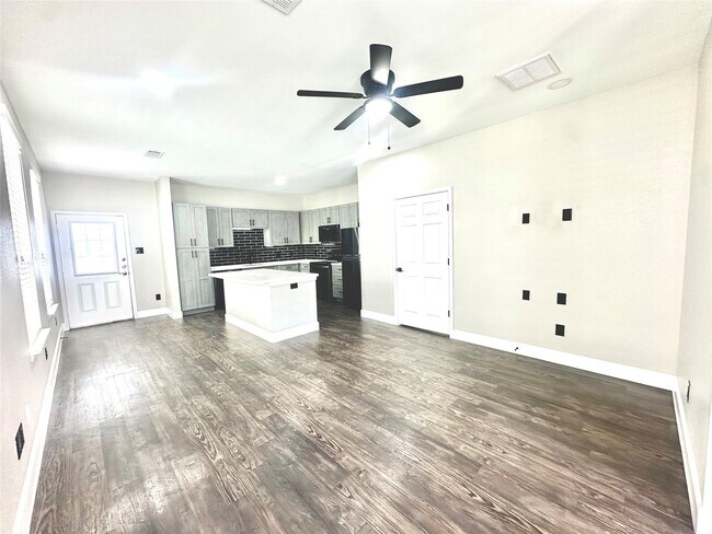 Building Photo - 62 Woodland Hills Dr