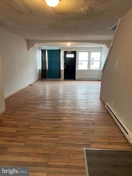 Building Photo - 2024 Bonaffon St