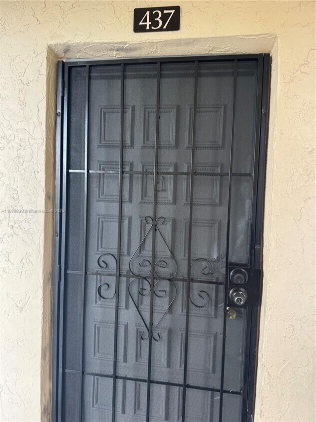 Foto principal - 3001 NW 48th Ave