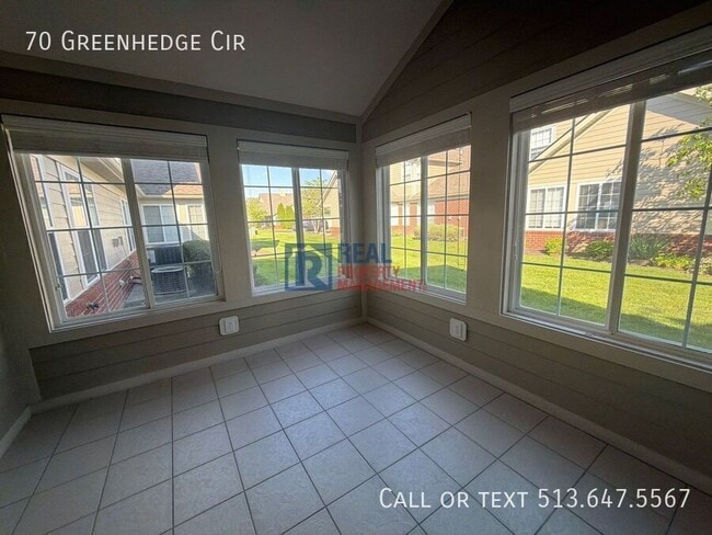 Building Photo - 70 Greenhedge Cir