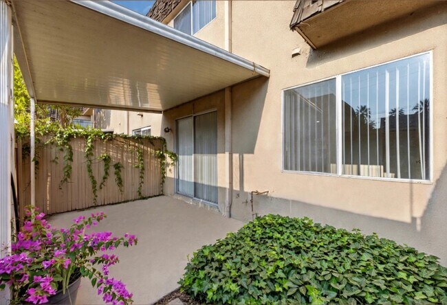 Foto del edificio - Los Robles Villas