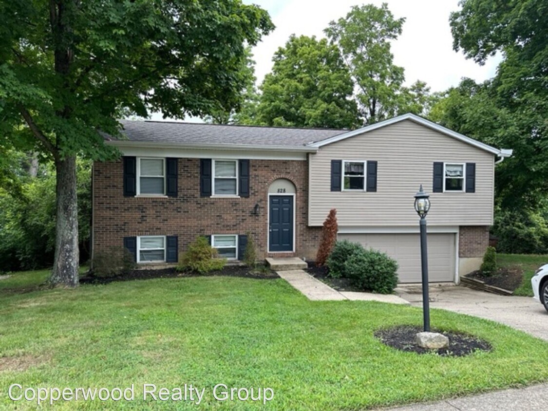 Primary Photo - 3 br, 2 bath House - 828 Pinehurst Dr