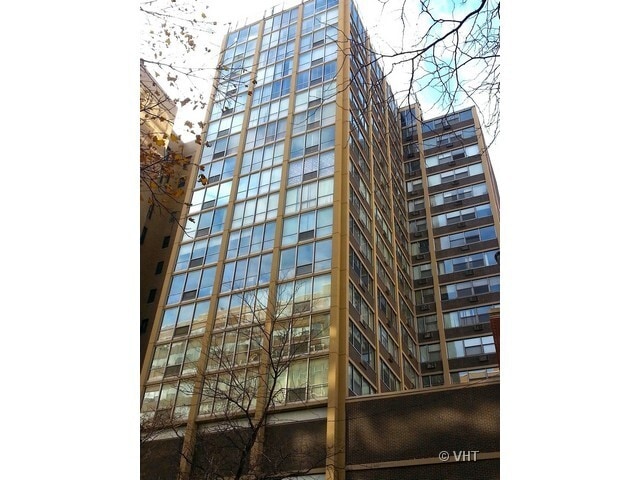 Building Photo - 3110 N Sheridan Rd
