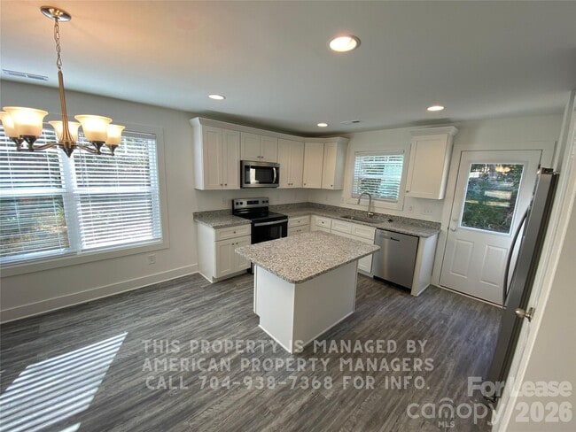 Building Photo - 660 Faith Dr SW