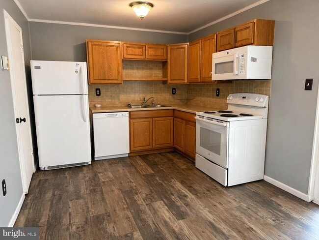 Building Photo - 75 Grand Dr