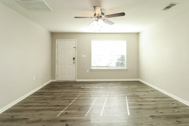 Building Photo - 6225 Summerour Place