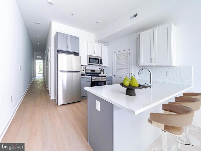 Foto del edificio - 2403-2407 W Thompson St