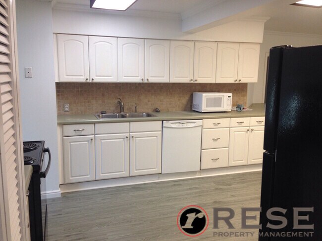Building Photo - Newly Remodeled Home in WVC