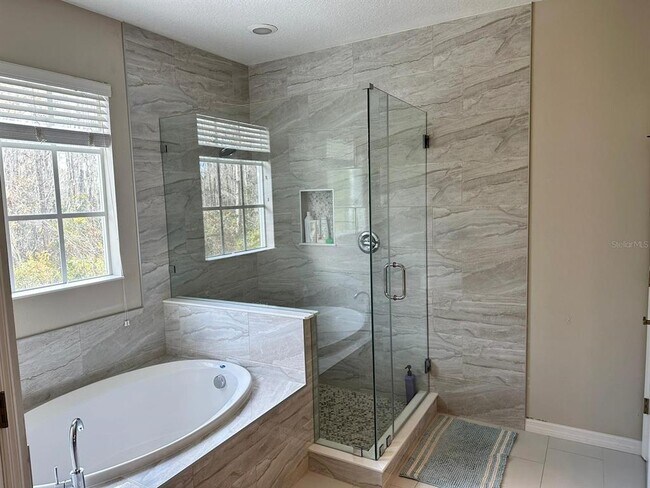 Building Photo - 8324 Manor Club Cir
