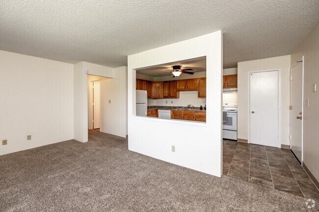 2 habitaciones, 1 baño - 850 pies cuadrados - Sala de estar - Park Ridge Apartments