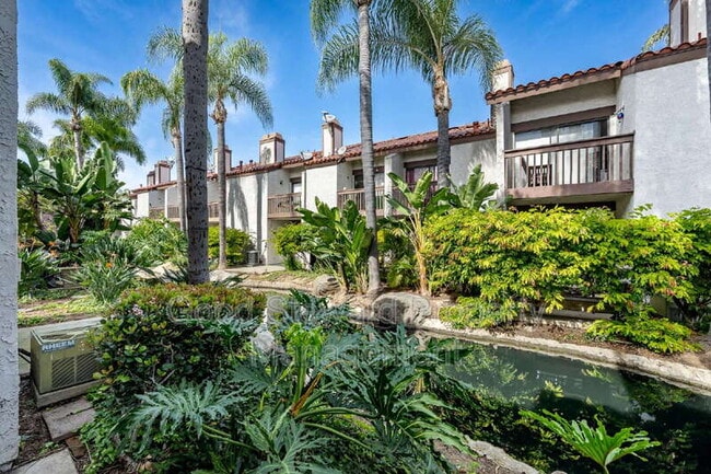 Building Photo - 363 Molokai Dr