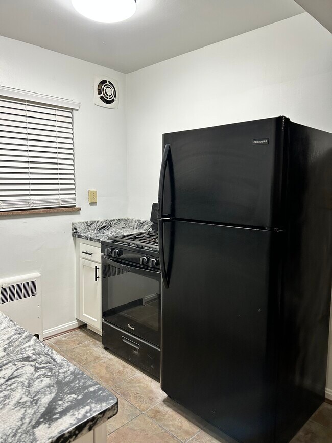 Foto del edificio - 3016 Parkview Ave