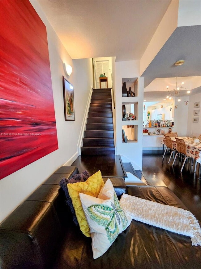 Foto del edificio - 730 NE 90th St