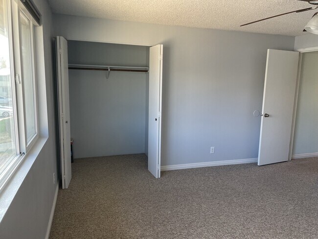 Building Photo - 667 Brookside Ct