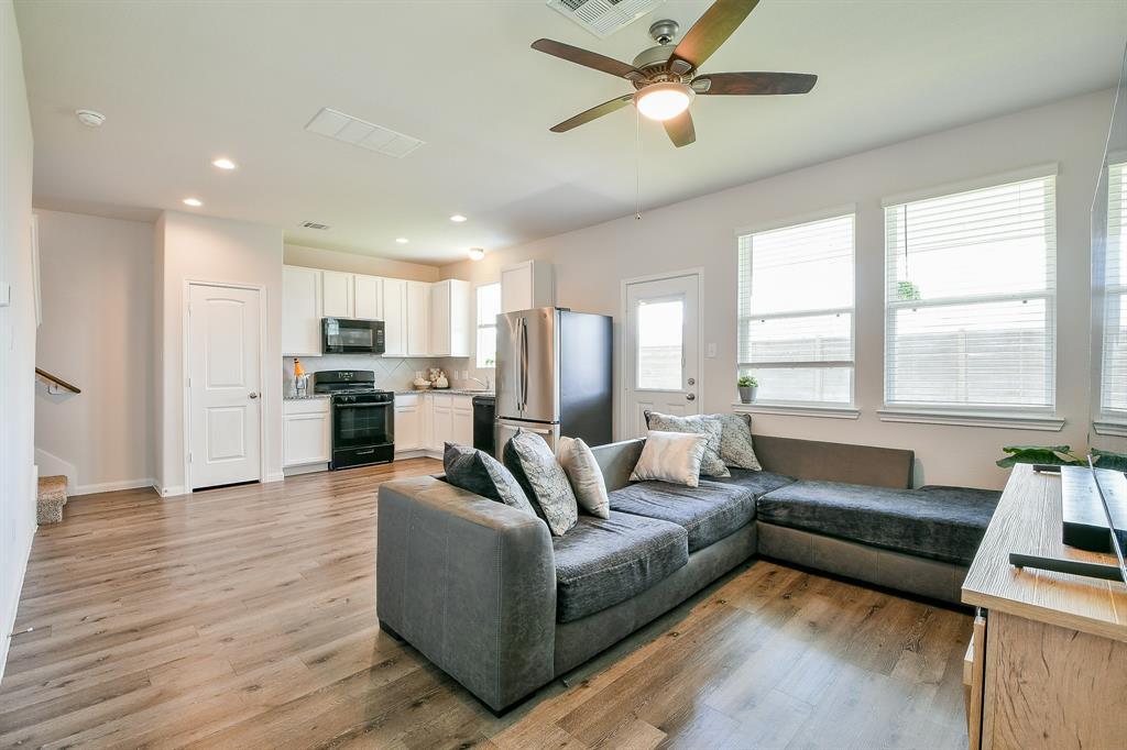 Foto principal - 24967 Goldoni Dr