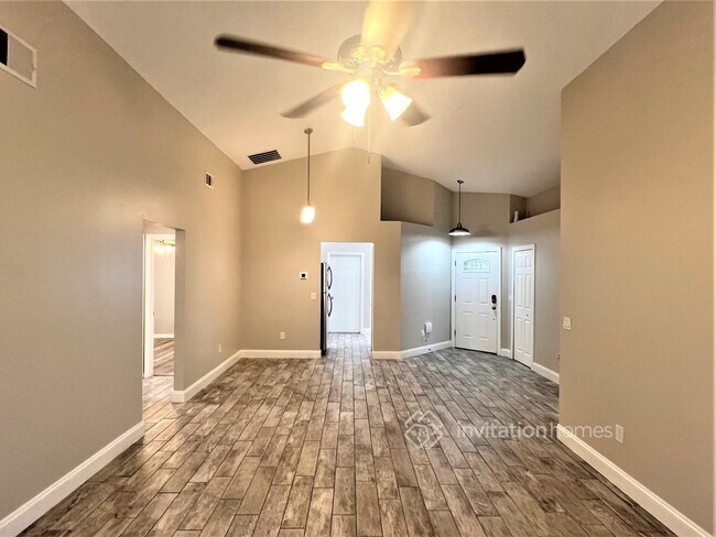 Foto del edificio - 7001 Ashbrook Ln.