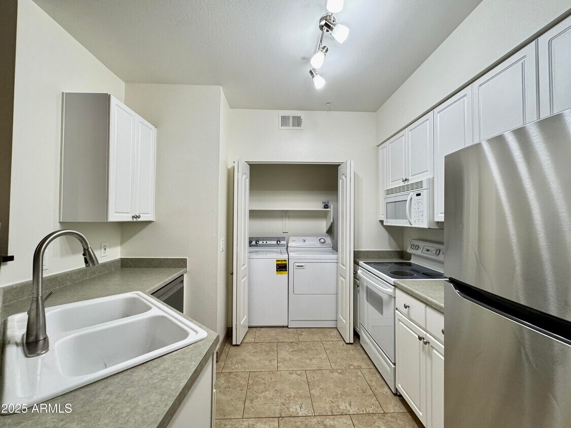 Foto principal - 1701 E Colter St