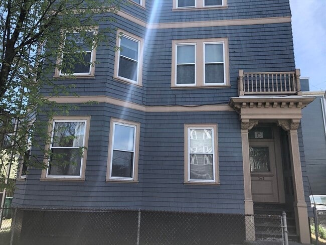 Building Photo - 276 Broadway