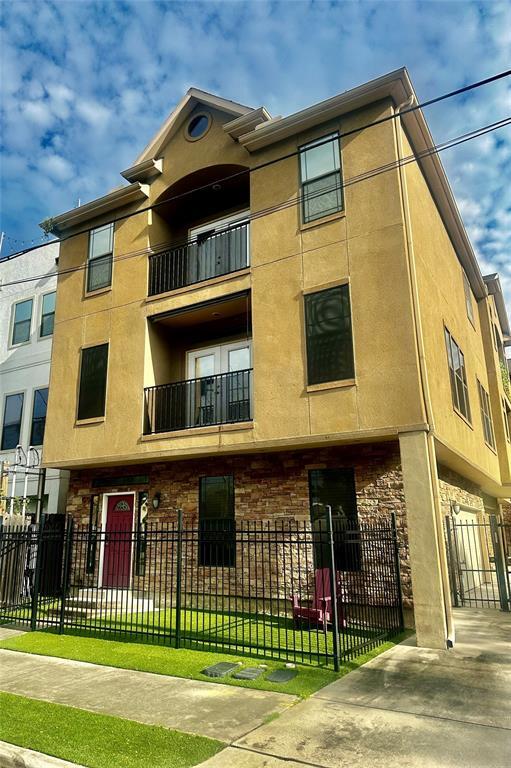 Building Photo - 1518 Bingham St