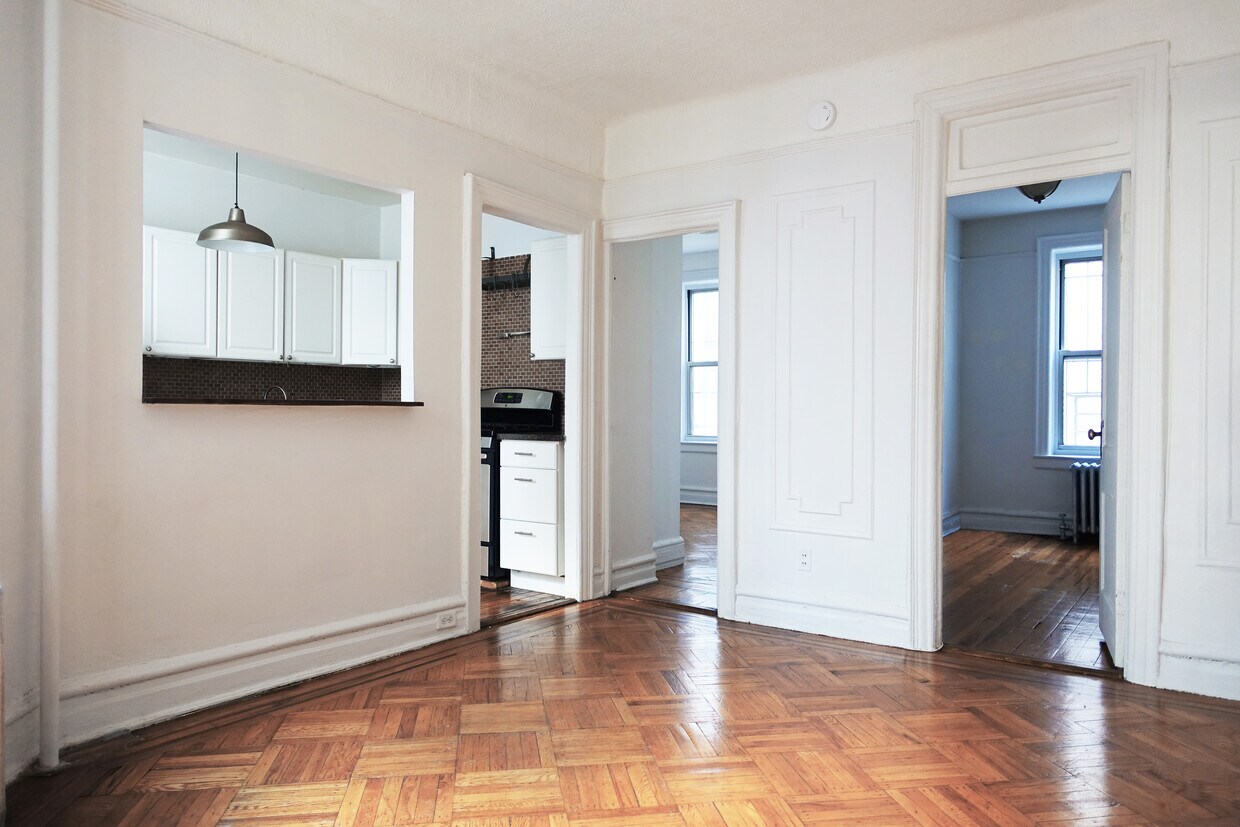 Primary Photo - 1649 8th Ave