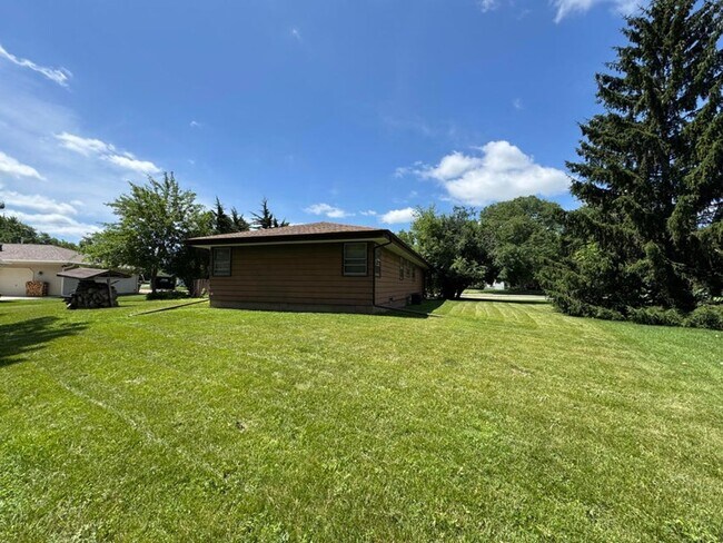 Foto del edificio - 3 Bedroom Single Family