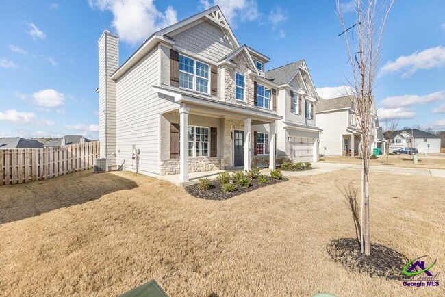 Building Photo - 233 Shoshone Cir