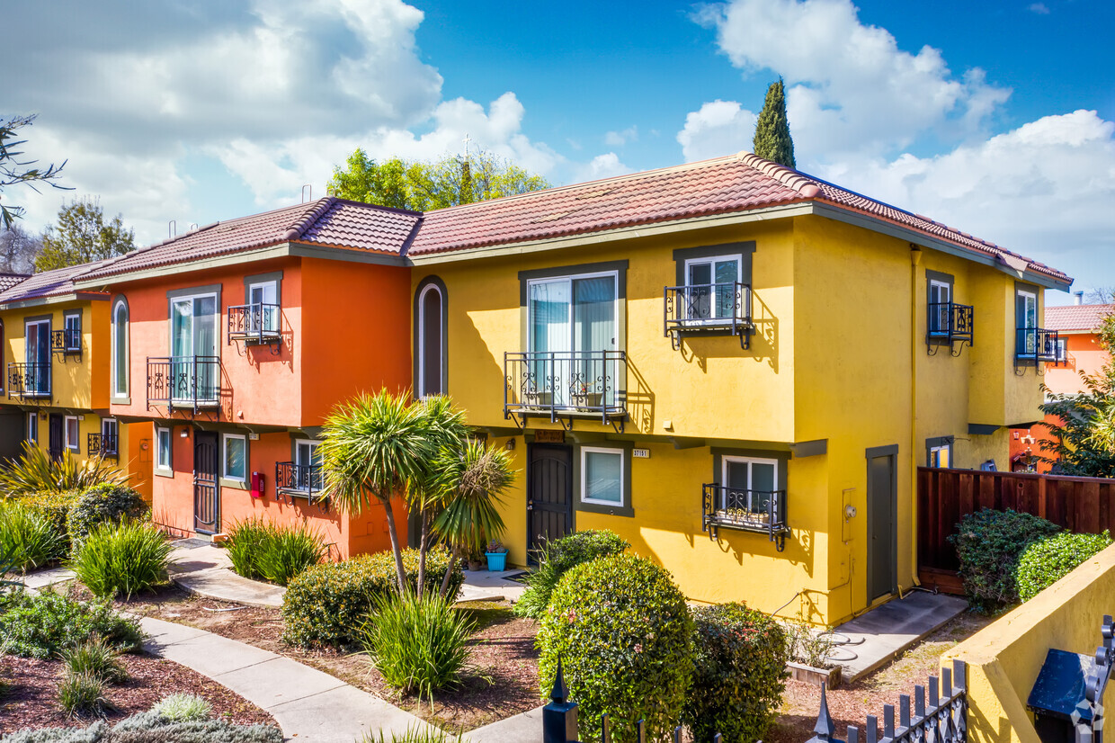 Primary Photo - Valencia Townhomes